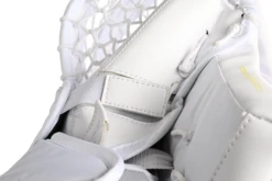 Bauer Vapor Hyperlite2 Senior Goalie Catcher -Hockey Sports Store 1061626 BTH23 GOAL STICKS ELITE SR MTOBLACK catalog front 2d118db7 16d6 4393 b733 70bdb9e63be0