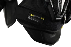 Bauer Supreme M5 Pro Junior Shoulder Pads -Hockey Sports Store 1061870 BTH23 PROTECTIVE SHOULDER SUPREME M5PRO JR Velcro landing detail
